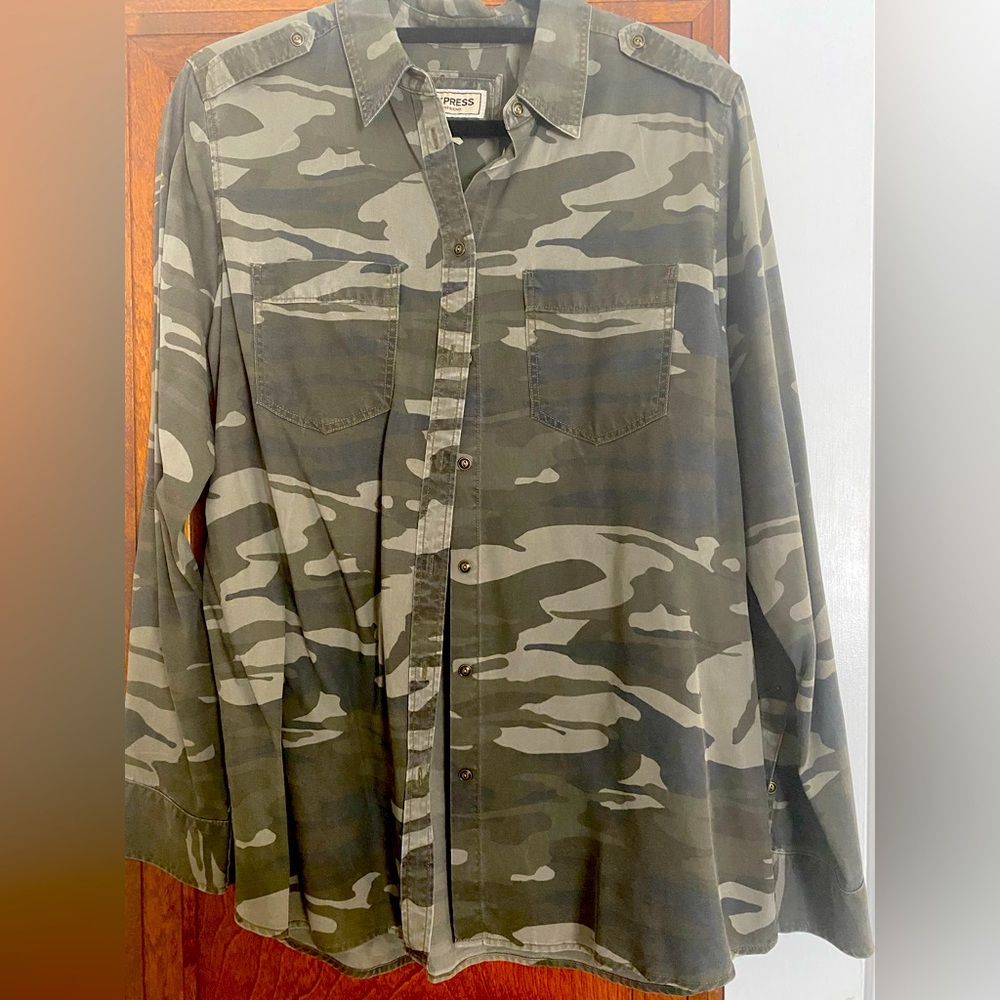 Express Women’s Camo Boyfriend Shirt